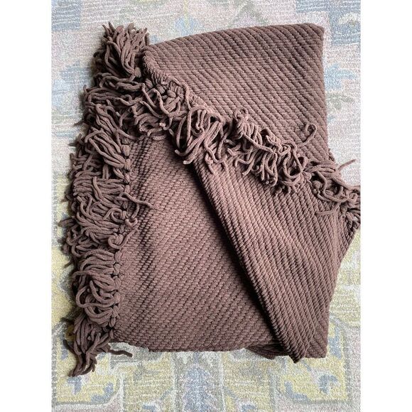 Thick Knitted Sweater with Finges Brown Throw Blanket 50x60 - Picture 5 of 6